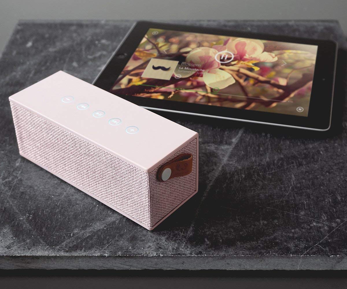 Rock box. Портативная акустика Fresh 'n Rebel Rockbox Brick Fabriq Edition.