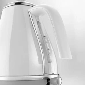 Фото: Електрочайник DeLonghi KBOC 2001 W Icona Capitals № 4 | KTC