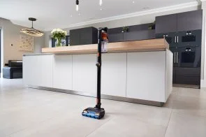 Фото: Ручний бездротовий пилосос Shark Anti Hair Wrap Powered Lift-Away (IZ300EU) № 6 | KTC