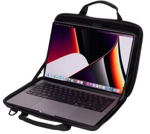 Фото: Сумка для ноутбука THULE Gauntlet MacBook Pro TGAE-2358 Black (3204937) № 4 | KTC