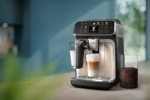 Фото: Кавомашина Philips Series 5500 LatteGo (EP5547/90) № 8 | KTC