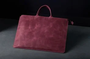 Фото: Чохол INCARNE Maryland 16 - MacBook Pro15 2012-2015 / Pro16 2019-2024 Burgundy № 6 | KTC