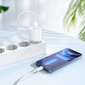 Зарядний пристрій Hoco C109A Fighter 10.5 White with AM / Lightning (6942007656597)