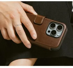Фото: Чохол Nomad for Apple iPhone 16 Pro - Modern Leather Folio Brown (NM01679585) № 12 | KTC