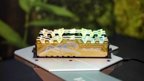 Оперативна пам’ять Apacer Panther Rage RGB Sliver-Golden DDR4 1x16GB EK.16G2V.GQM