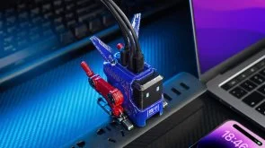 Фото: Зарядний пристрій Gravastar Alpha65 GaN 65W War Damaged Blaze Blue (GRAVASTARA65_OPP_EUK) № 5 | KTC