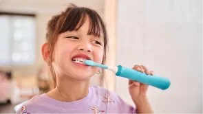 Фото: Насадка для зубної щітки Philips Sonicare for Kids 7plus 2 pcs (HX6042/90) № 6 | KTC