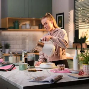 Фото: Електрочайник Russell Hobbs Calm White Copper (27450-70) № 6 | KTC