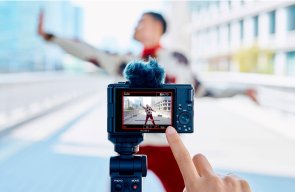Компактна фотокамера Sony ZV-1 II Black (ZV1M2B.CE3)