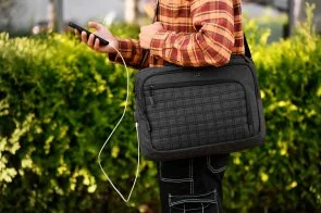 Фото: Сумка для ноутбука 2E CBN9198BK CrossSquares Black (2E-CBN9198BK) № 14 | KTC