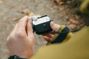 Фото: Чохол UAG for Airpods Pro 3 - Scout Black (104133114040) № 8 | KTC