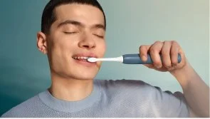 Фото: Електрична зубна щітка Philips Sonicare 2100 series Blue (HX4022/04) № 4 | KTC