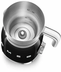 Фото: Спінювач молока Smeg Style Aesthetic Black (MFF11BLEU) № 6 | KTC