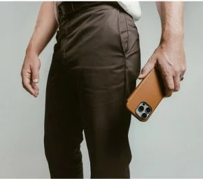 Фото: Чохол Nomad for Apple iPhone 16 Pro - Modern Leather Folio English Tan (NM01678885) № 15 | KTC