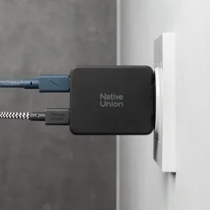 Фото: Зарядний пристрій Native Union Pocket GaN PD 65W Black (POCK-PD65-BLK-EU) № 7 | KTC