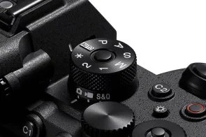 Фото: Компактна фотокамера Sony Alpha 7RM6 Body Black (ILCE7RM6B.FS1) № 9 | KTC