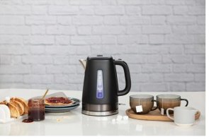 Електрочайник Russell Hobbs Matte Black (26140-70)