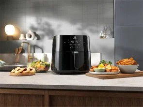 Фото: Мультипіч Electrolux 700 Air Fryer (EAF5B) № 3 | KTC