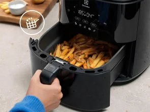 Фото: Мультипіч Electrolux 700 Air Fryer (EAF7B) № 5 | KTC