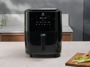 Фото: Мультипіч Electrolux 800 Steam Air Fryer (EAF7SB) № 9 | KTC