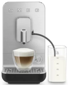 Фото: Кавомашина Smeg Coffee Machine With A Milk System Black (BCC13BLMEU) № 12 | KTC