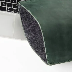 Фото: Чохол INCARNE Free Port Plus a15 - MacBook Air 15 2023-2024 Green № 3 | KTC