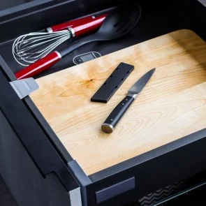 Фото: Ніж кухонний для овочів KitchenAid Coreline 9cm Black (KOG35ASSOHOBA) № 4 | KTC