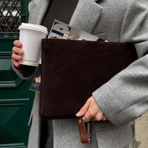 Фото: Чохол INCARNE Cline 13 Velour - MacBook Air13 2018-2026 Brown № 6 | KTC