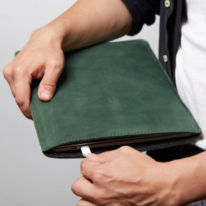 Чохол INCARNE Free Port Plus - MacBook Neo 13 2026 Green