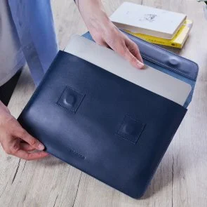 Фото: Чохол INCARNE Line Classic - MacBook Neo 13 Blue (line-classic-blue-neo-13) № 2 | KTC