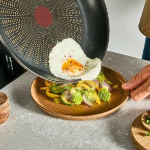 Сковорода Tefal Emotion+ 18cm Black (E3270144)