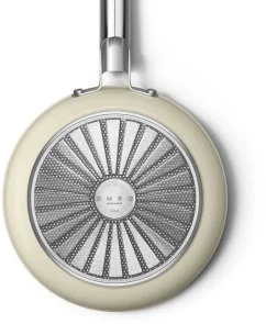 Фото: Сковорода Smeg 50S Retro Style 24cm Cream (FPF2402CRM) № 2 | KTC