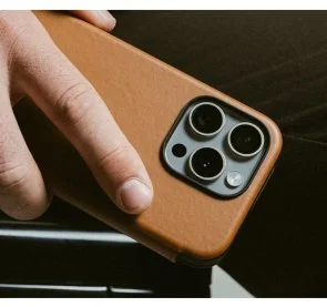 Фото: Чохол Nomad for Apple iPhone 16 Pro - Modern Leather Folio English Tan (NM01678885) № 17 | KTC