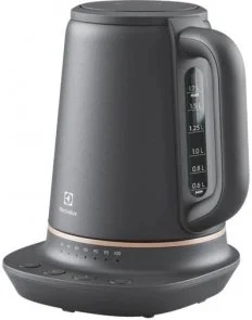 Фото: Електрочайник Electrolux E7K1-6BP Black № 2 | KTC