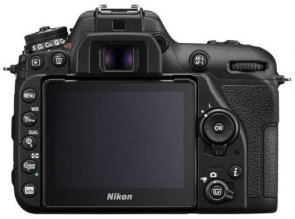 Цифрова фотокамера дзеркальна Nikon D7500 Body (VBA510AE)