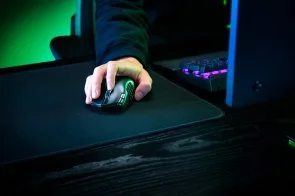 Фото: Миша Razer Naga V2 Hyperspeed Bluetooth/Wireless Black (RZ01-03600100-R3G1) № 8 | KTC