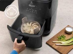 Фото: Мультипіч Electrolux 800 Steam Air Fryer (EAF7SB) № 8 | KTC