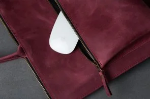 Фото: Чохол INCARNE Maryland 16 - MacBook Pro15 2012-2015 / Pro16 2019-2024 Burgundy № 8 | KTC