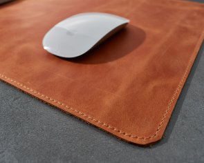 Килимок INCARNE ProDesk Suede Wide Cognac