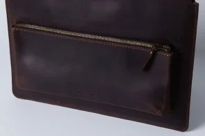 Фото: Чохол INCARNE Maryland a15 - MacBook Air15 2023-2024 Brown № 5 | KTC