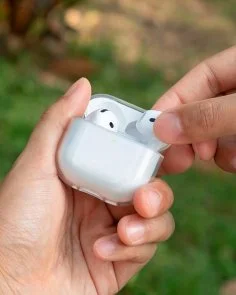 Фото: Чохол Native Union for Airpods 4th Gen - RE Clear (AP-4-TRA) № 8 | KTC