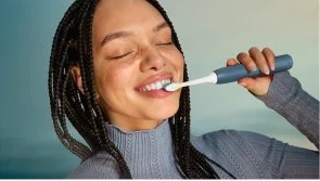 Фото: Електрична зубна щітка Philips Sonicare 2100 series Blue (HX4022/04) № 5 | KTC