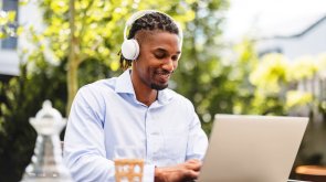 Гарнітура Logitech Zone Wireless 2 ES Off-White (981-001508)