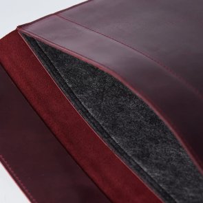 Чохол INCARNE Klouz - MacBook Neo 13 2026 Burgundy