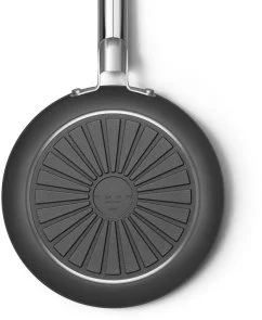 Фото: Сковорода Smeg 50S Retro Style 20cm Black Matte (FPF2002BLM) № 2 | KTC