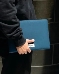 Фото: Чохол Native Union W.F.A Stow Lite 16 Sleeve for Apple Macbook Pro 16 Navy (STOW-LT-MBS-NAV-16) № 5 | KTC