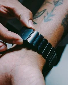 Фото: Ремінець Nomad for Apple Watch 46/49mm - Stratos Black Hardware Black (NM011154858) № 10 | KTC
