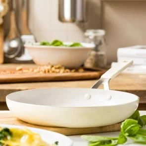 Фото: Сковорода KitchenAid Aluminium Ceramic 24cm Cream (CC009715-001) № 5 | KTC