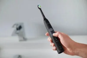 Фото: Електрична зубна щітка Philips Sonicare ProtectiveClean 5100 with Black Case (HX6850/47) № 6 | KTC