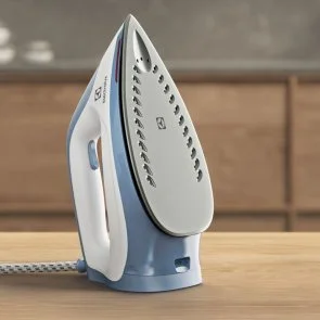 Фото: Праска з парогенератором Electrolux Care 500 E5ST1-2DB № 4 | KTC
